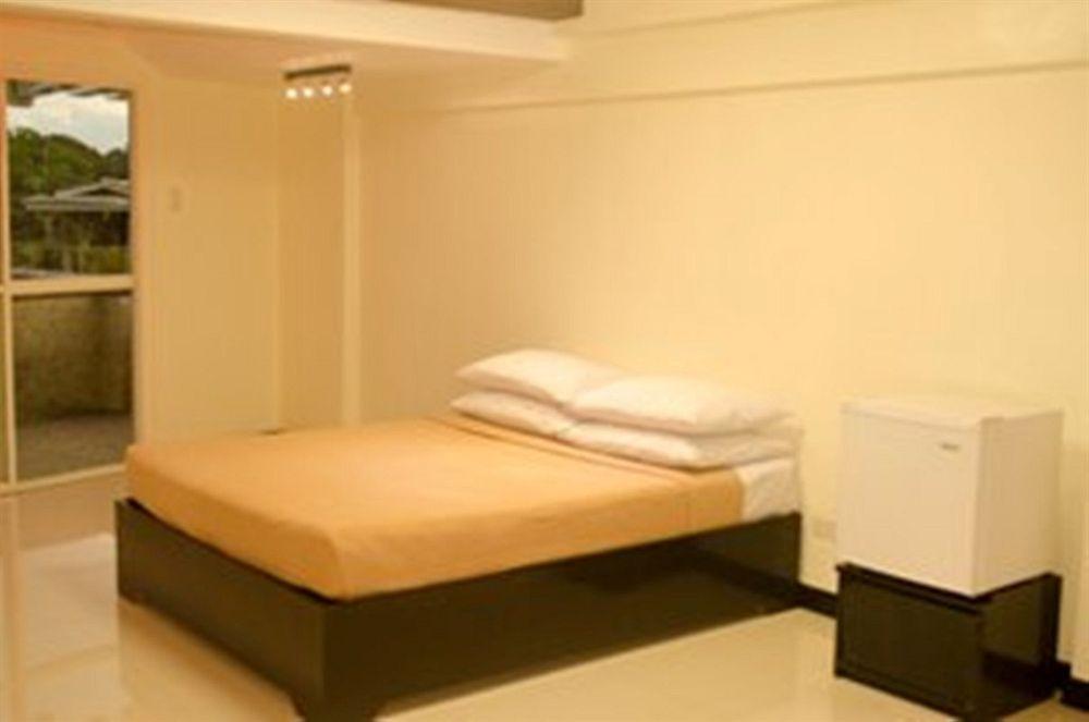 Reddoorz Near Sm Puerto Princesa ภายนอก รูปภาพ